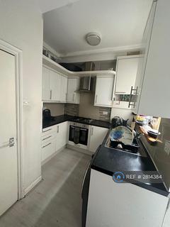 1 bedroom in a house share to rent, York Road, London, N11