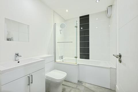 2 bedroom flat for sale, Marketfield Road, Redhill, Surrey, RH1