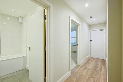 2 bedroom flat for sale, Marketfield Road, Redhill, Surrey, RH1