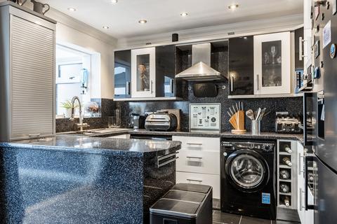 4 bedroom semi-detached house for sale, Village Home in Scarning