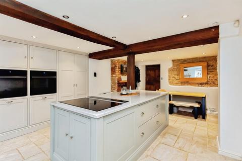2 bedroom cottage for sale, Old North Road, Wansford, Peterborough