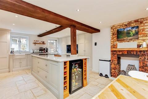 2 bedroom cottage for sale, Old North Road, Wansford, Peterborough