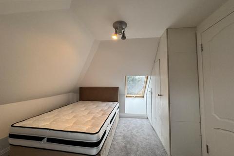 undefined, Spring Grove Road, Isleworth TW7