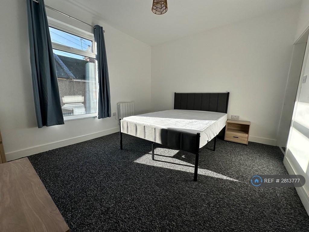 1st Floor Large Double Rm 2