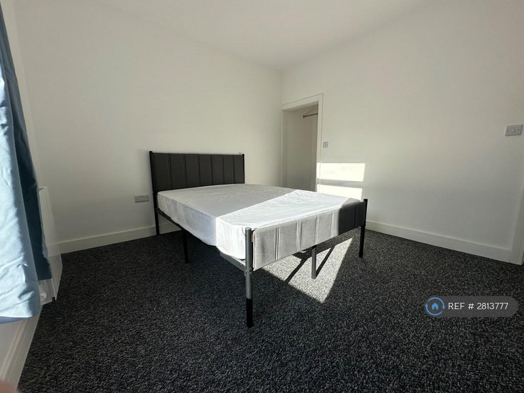 1st Floor Large Double Rm 2