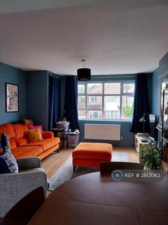1 bedroom in a flat share to rent, Dukes Avenue, Harrow, HA1