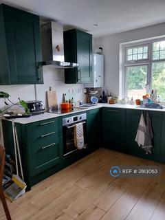 1 bedroom in a flat share to rent, Dukes Avenue, Harrow, HA1