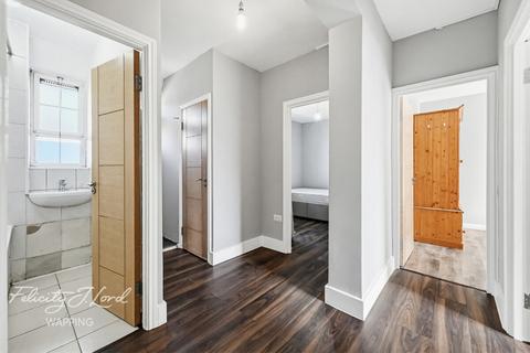 3 bedroom flat for sale, Prusom Street, London E1W