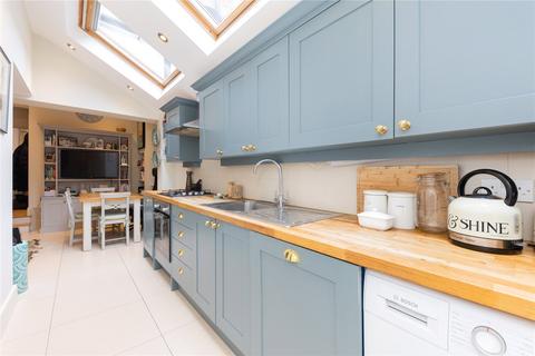 2 bedroom apartment for sale, Bullen Street, London, SW11