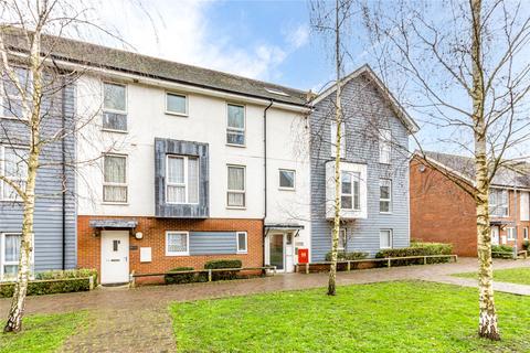 2 bedroom flat for sale, Howden Drive, Surrey KT15