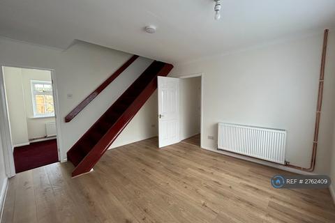 2 bedroom detached house to rent, Swinemoor Lane, Beverley, HU17