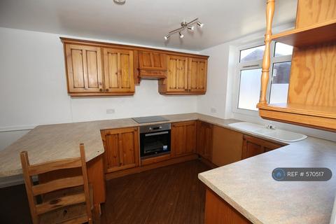 3 bedroom semi-detached house to rent, Turnpike Close, London, SE8