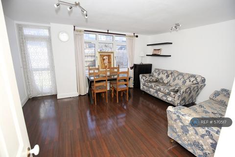 3 bedroom semi-detached house to rent, Turnpike Close, London, SE8