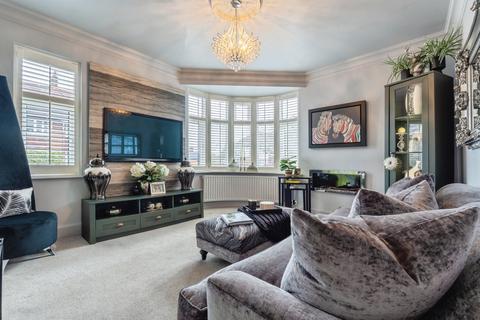 4 bedroom detached house for sale, Curzon Avenue, Birstall, Leicester, Leicestershire, LE4