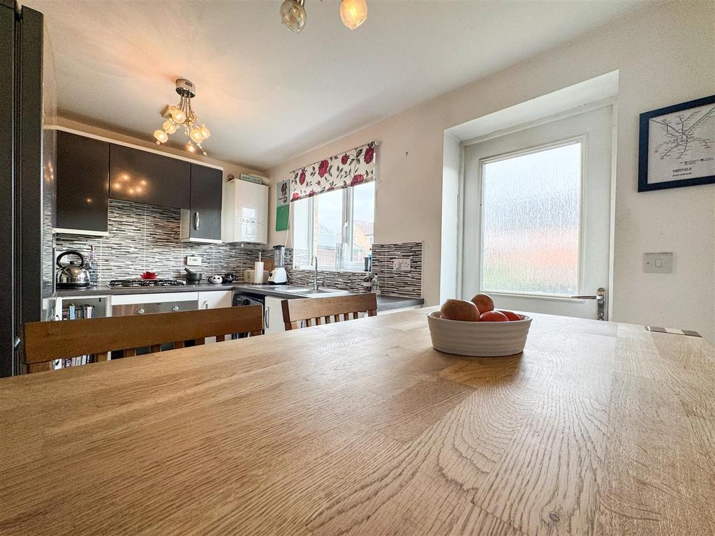 Kitchen dining room