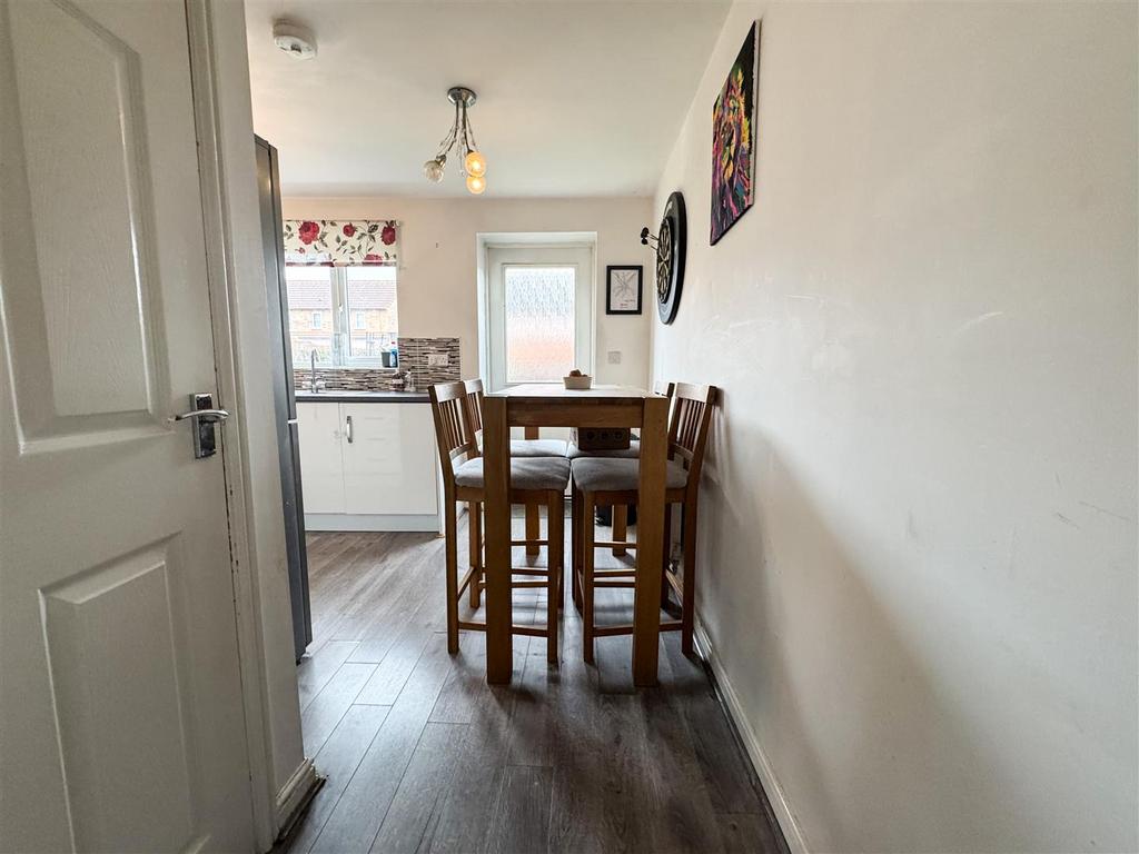 Kitchen dining room