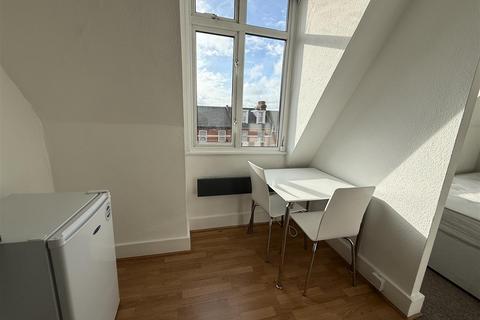 undefined, Burlington Parade, Cricklewood, NW2 6QW