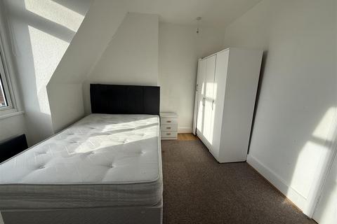 undefined, Burlington Parade, Cricklewood, NW2 6QW