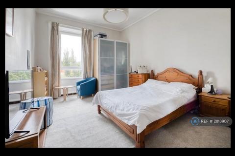 3 bedroom flat to rent, Dalry Road, Edinburgh, EH11