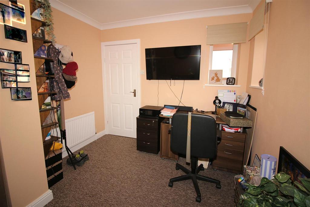 Office/bedroom 4