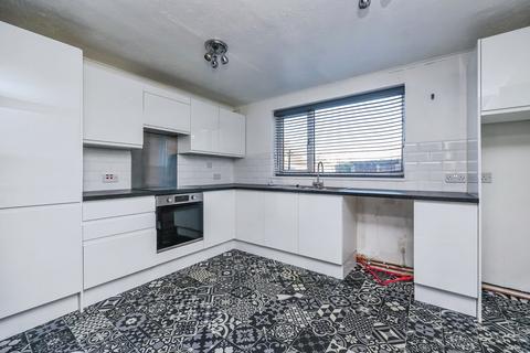 3 bedroom terraced house for sale, Manor Farm Lane, Clifton, Nottingham, NG11
