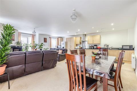 2 bedroom flat for sale, Howden Drive, Surrey KT15