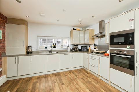3 bedroom terraced house for sale, Bemrose Court, Derby, Derbyshire, DE1