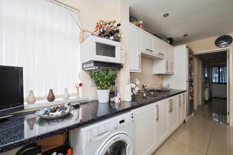 3 bedroom detached house for sale, Christina Crescent, Nottingham, Nottinghamshire, NG6