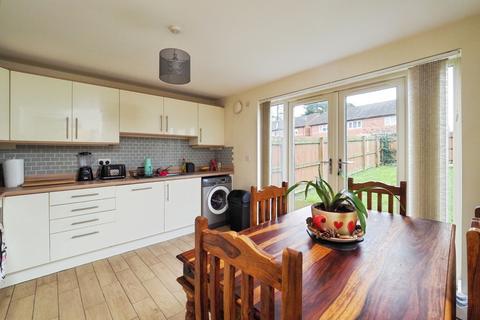3 bedroom semi-detached house for sale, Pilot Drive, Hucknall, Nottingham, Nottinghamshire, NG15
