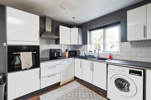 3 bedroom semi-detached house for sale, Holly Close, Hucknall, Nottingham, Nottinghamshire, NG15