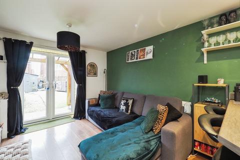 3 bedroom terraced house for sale, Turner Grove, Hucknall, Nottingham, Nottinghamshire, NG15