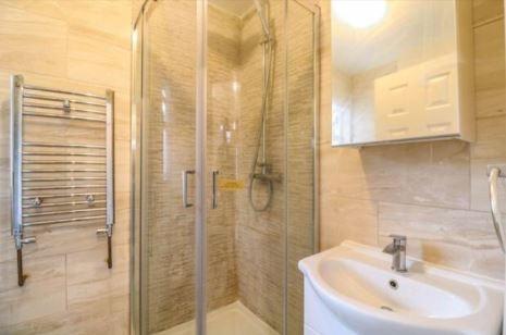 Bathroom. 4