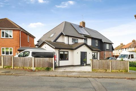 Croft Avenue, Hucknall, Nottingham, Nottinghamshire, NG15