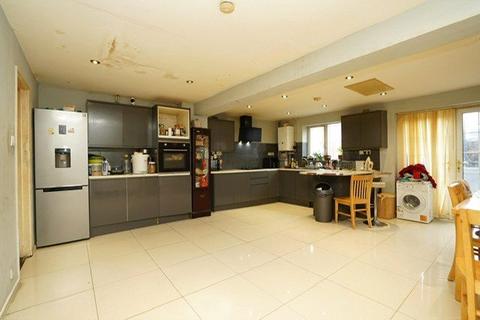 undefined, Broxburn Close, Leicester, Leicestershire, LE4