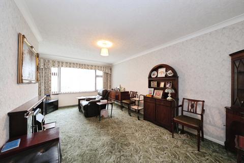 2 bedroom bungalow for sale, Sunnyside, Edenthorpe, Doncaster, South Yorkshire, DN3