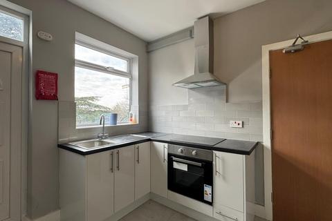 1 bedroom in a house share to rent, Room 2, The Broadway, Greenford, UB6