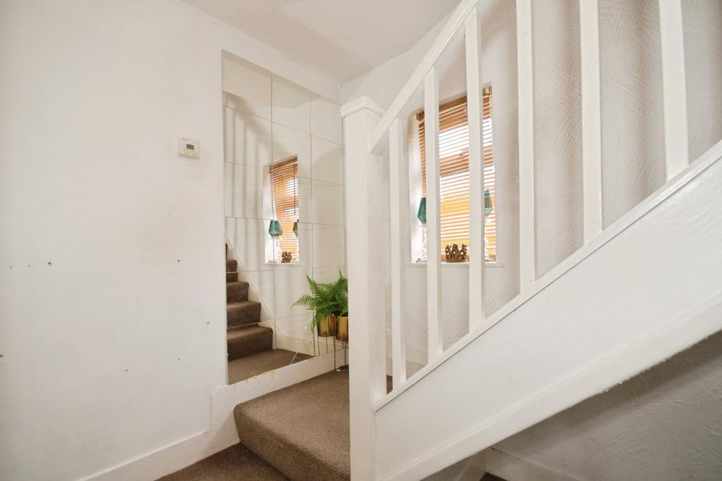 Pbox-IMG.jpg