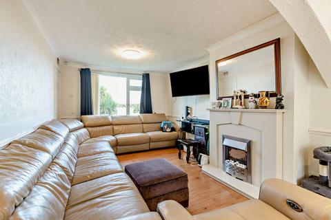 3 bedroom end of terrace house for sale, Farnborough Road, Clifton NG11