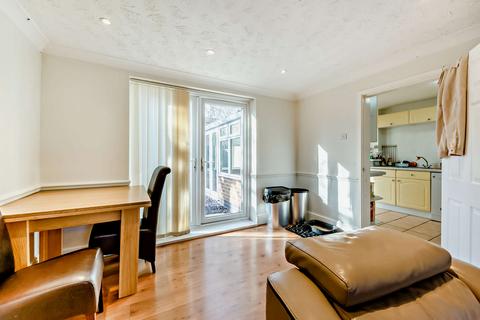 3 bedroom end of terrace house for sale, Farnborough Road, Clifton NG11