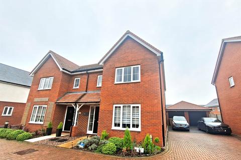 3 bedroom semi-detached house for sale, Banbury Drive, Hampton Water, Peterborough