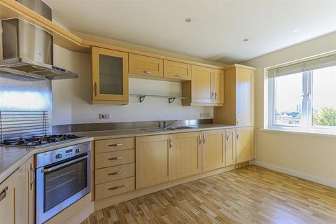 2 bedroom duplex to rent, Vellacott Close, Cardiff CF10