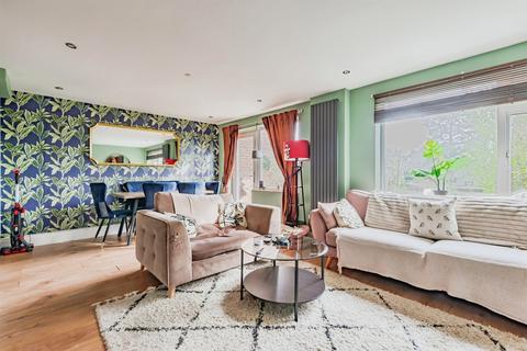 3 bedroom terraced house for sale, Buckhurst Close, Redhill