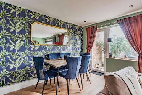 3 bedroom terraced house for sale, Buckhurst Close, Redhill