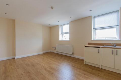 2 bedroom duplex to rent, Newport Road, Cardiff CF24