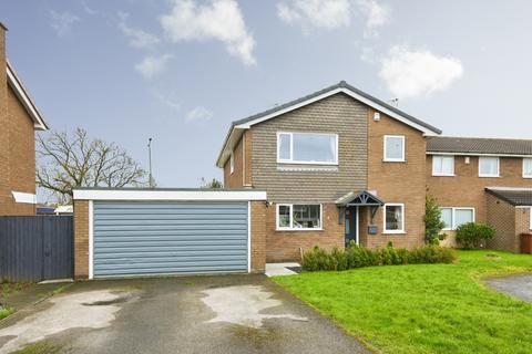 4 bedroom detached house for sale, Cotswold Close, Long Eaton, Nottinghamshire, NG10