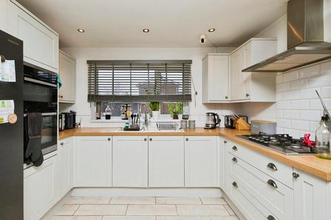4 bedroom detached house for sale, Cotswold Close, Long Eaton, Nottinghamshire, NG10