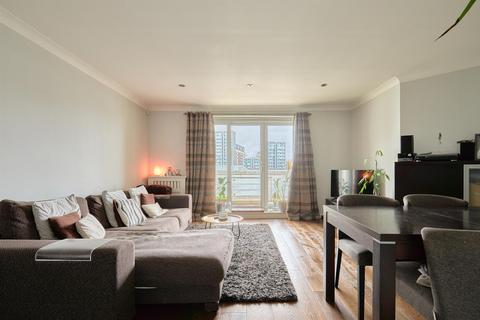2 bedroom flat for sale, Riverside Plaza, Battersea, SW11