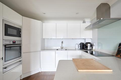 2 bedroom flat for sale, Riverside Plaza, Battersea, SW11