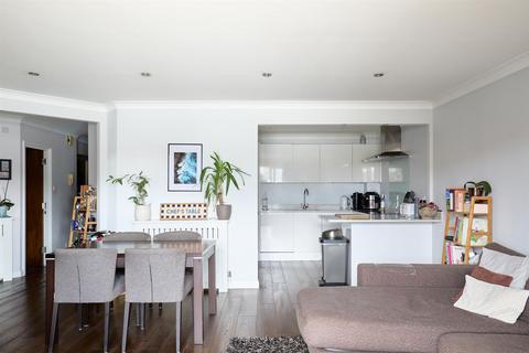 2 bedroom flat for sale, Riverside Plaza, Battersea, SW11