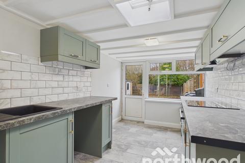 2 bedroom bungalow for sale, Bybrook Road, Kennington, Ashford, TN24